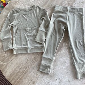 Goumi pajama sweatpants set